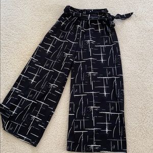 Wide leg Capri high waisted pants